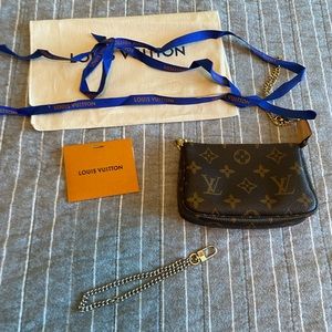 Louis Vuitton Monogram Mini Pochette